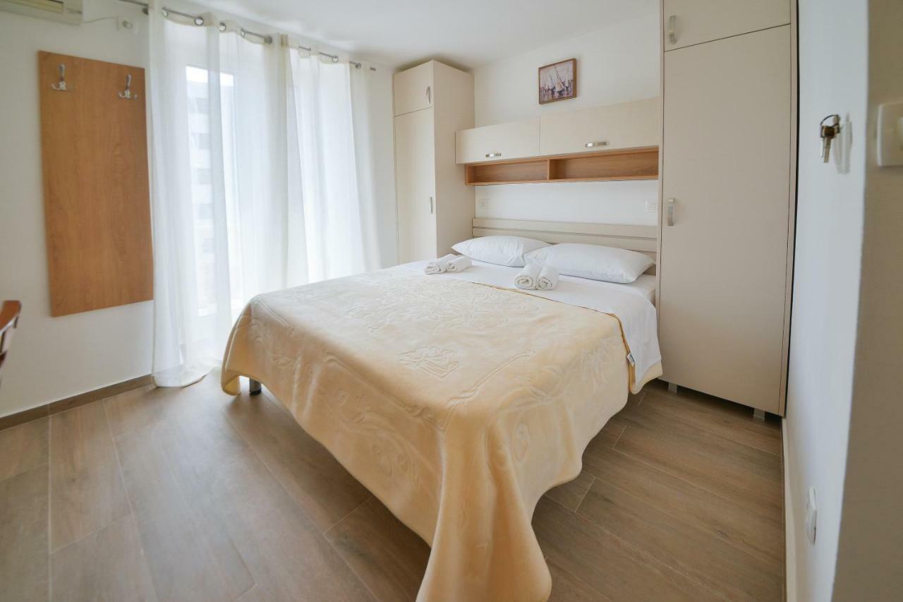 Apartmani Ljubo Rafailovic 2 Rafajlovići Buitenkant foto