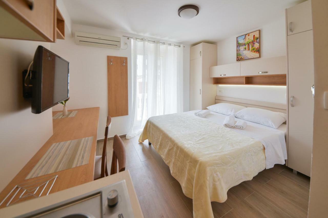 Apartmani Ljubo Rafailovic 2 Rafajlovići Buitenkant foto